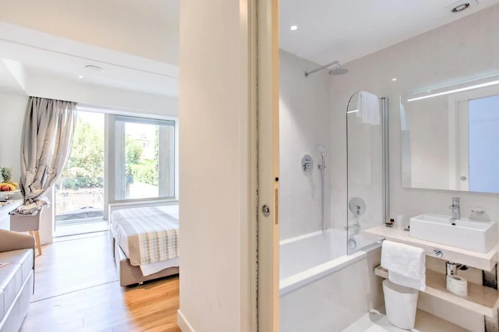 Superior Triple Room — Mh Florence Hotel & Spa