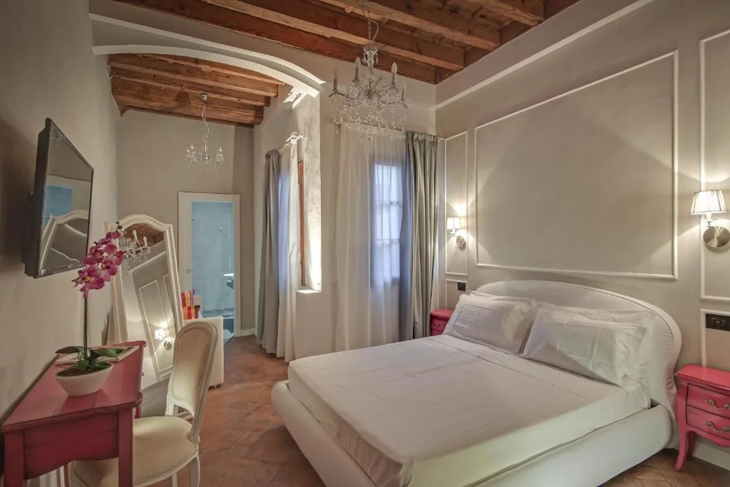 Camera Tripla Superior — Residenza d’epoca Borgo Albizi