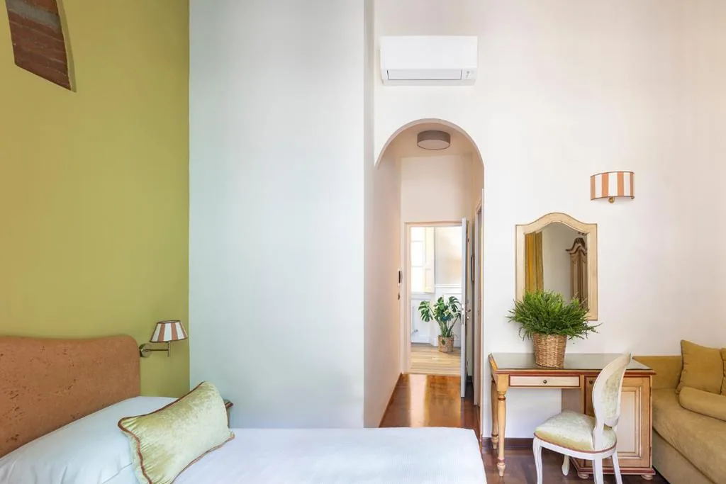 Superior Triple Room — Residenza Della Signoria