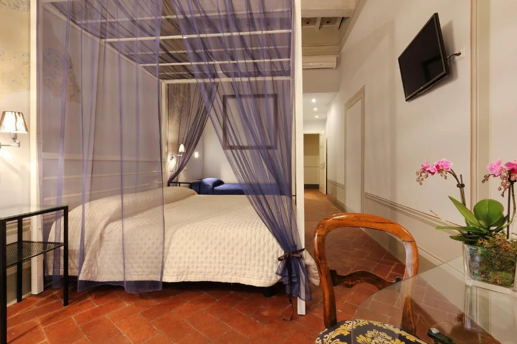 Triple Room — Uffizi Harmony