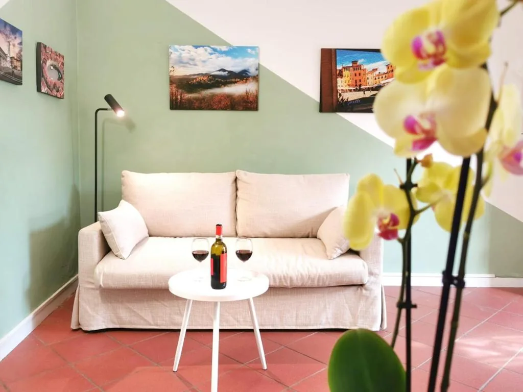 CASA ARYA – Independent House – Near the Walls