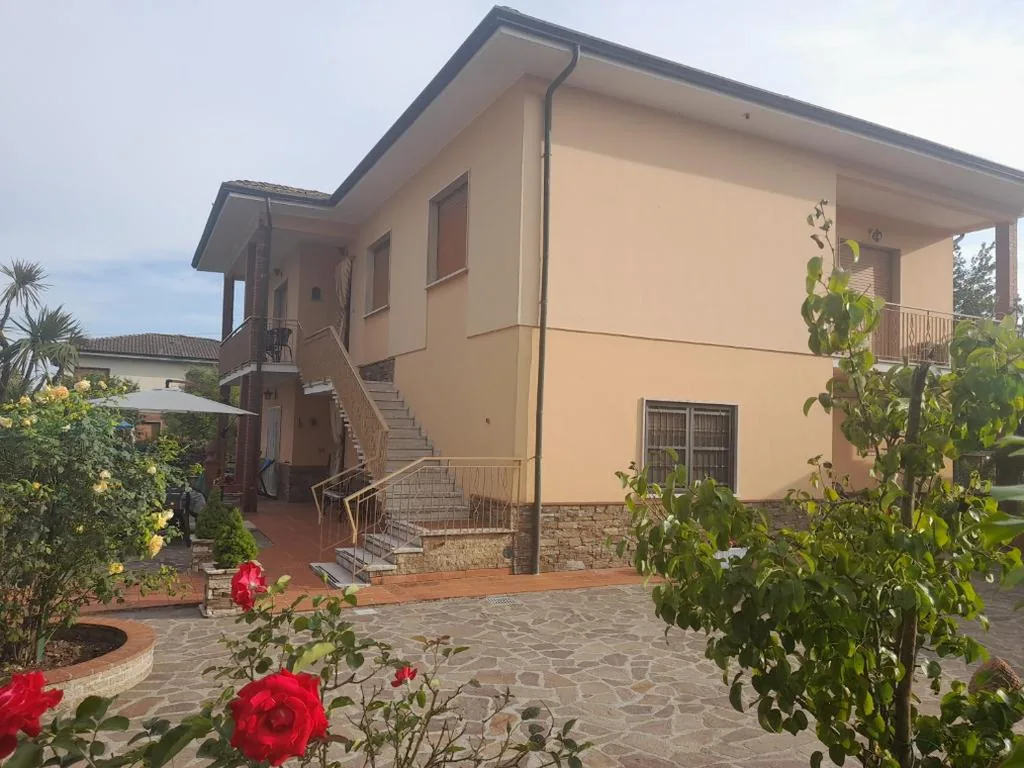 CASA CAMELIA