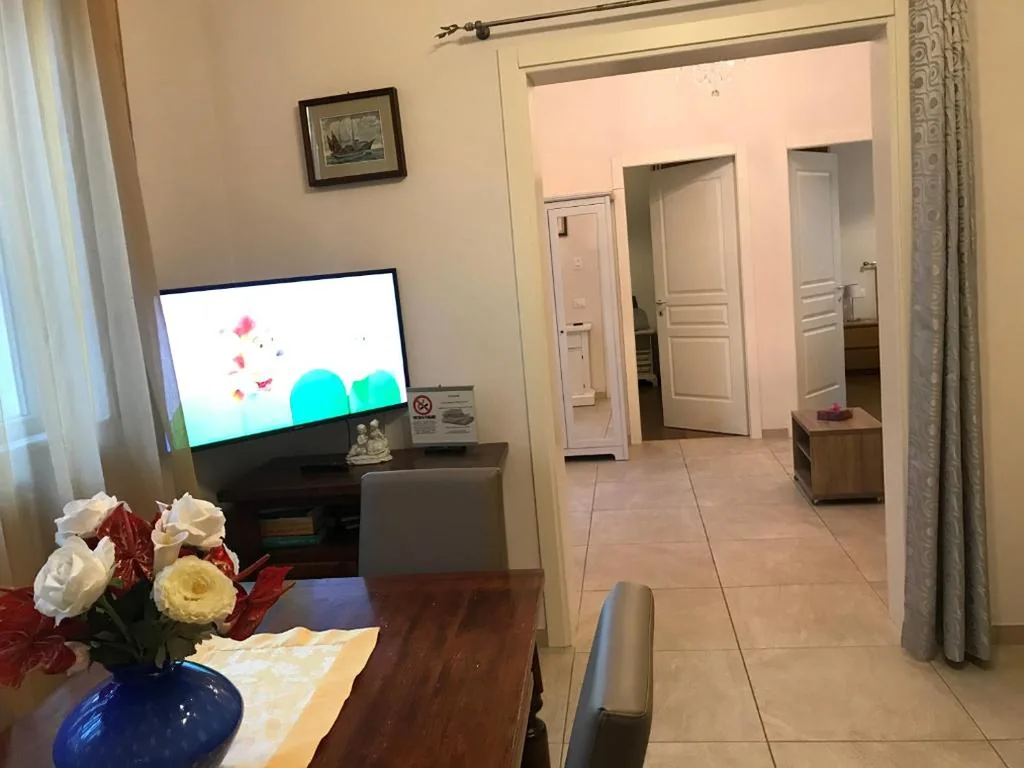 Two-Bedroom House — Casa vacanze Diana