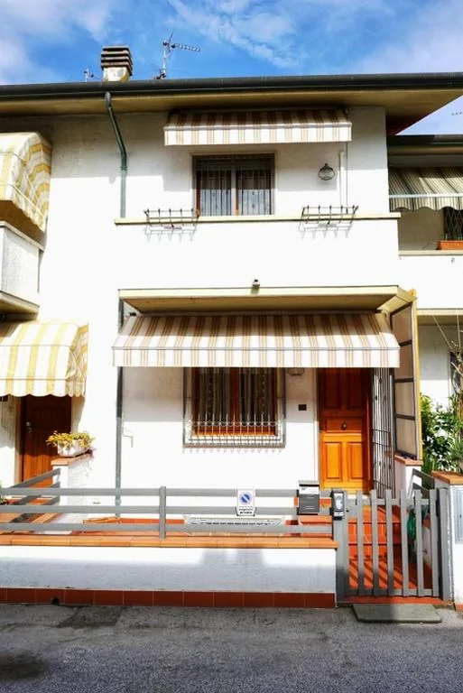 Three-Bedroom House — Casa Ceragioli