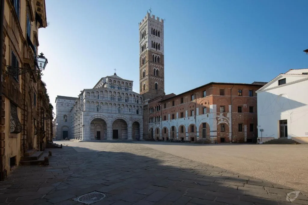 Casa del Campanaro centro storico di Lucca dentro le mura, no bells ringing — foto 5
