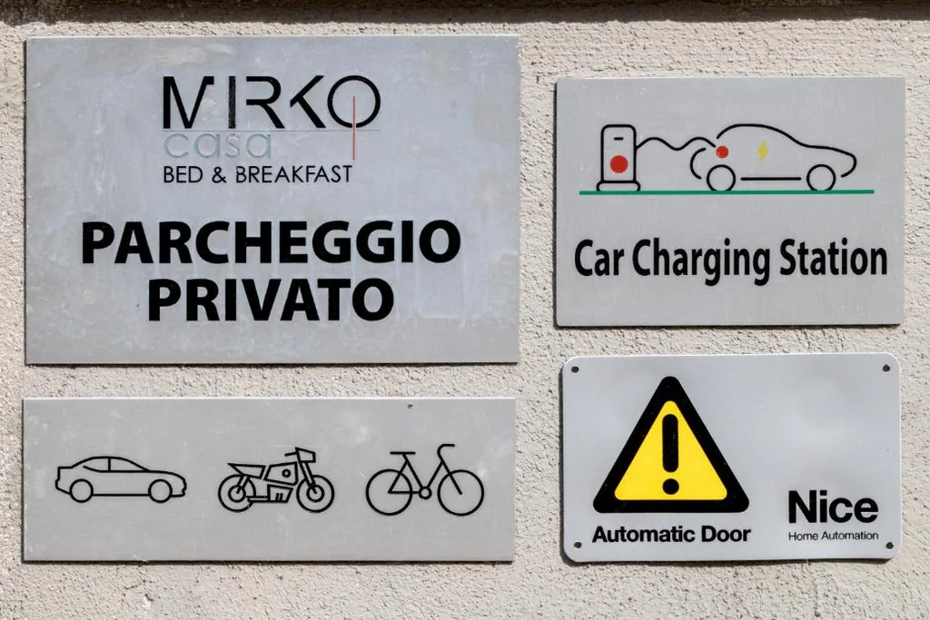 Casa Mirko – B & B con stazione ricarica auto elettriche parcheggio privato auto moto biciclette — foto 5
