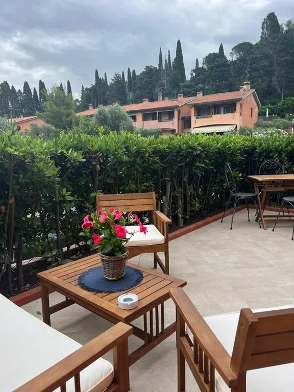 Casa Vacanze — Isolotto Guest House