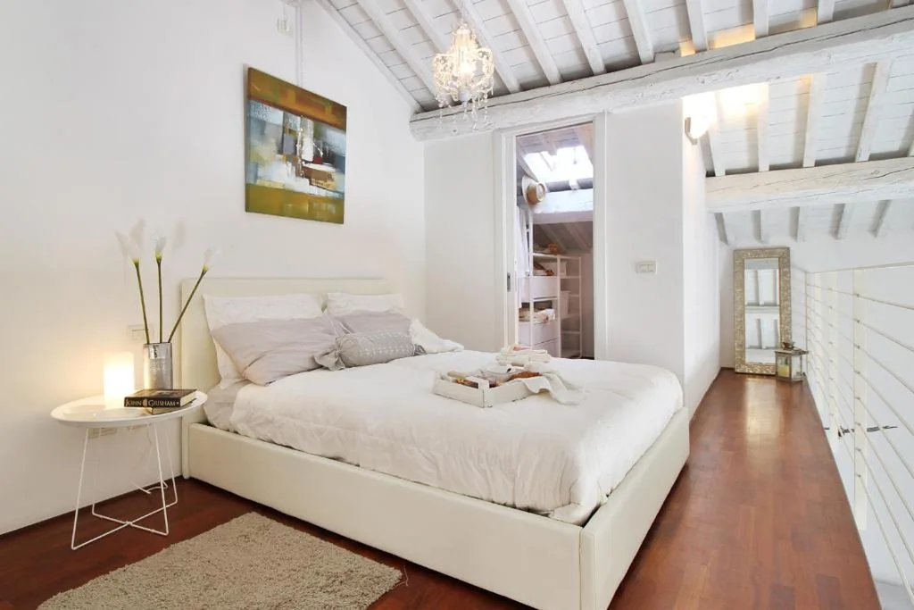 Casa Vacanze — Whiteloft in Lucca