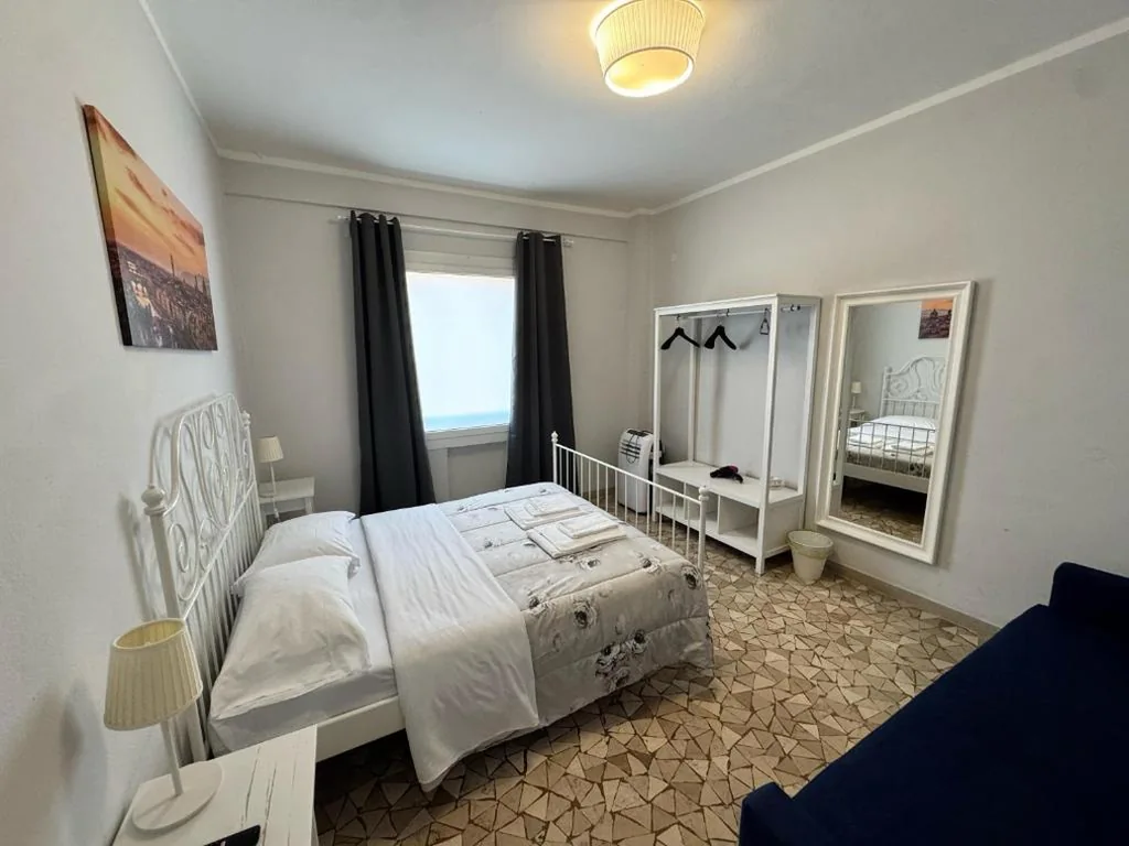 City Room 4