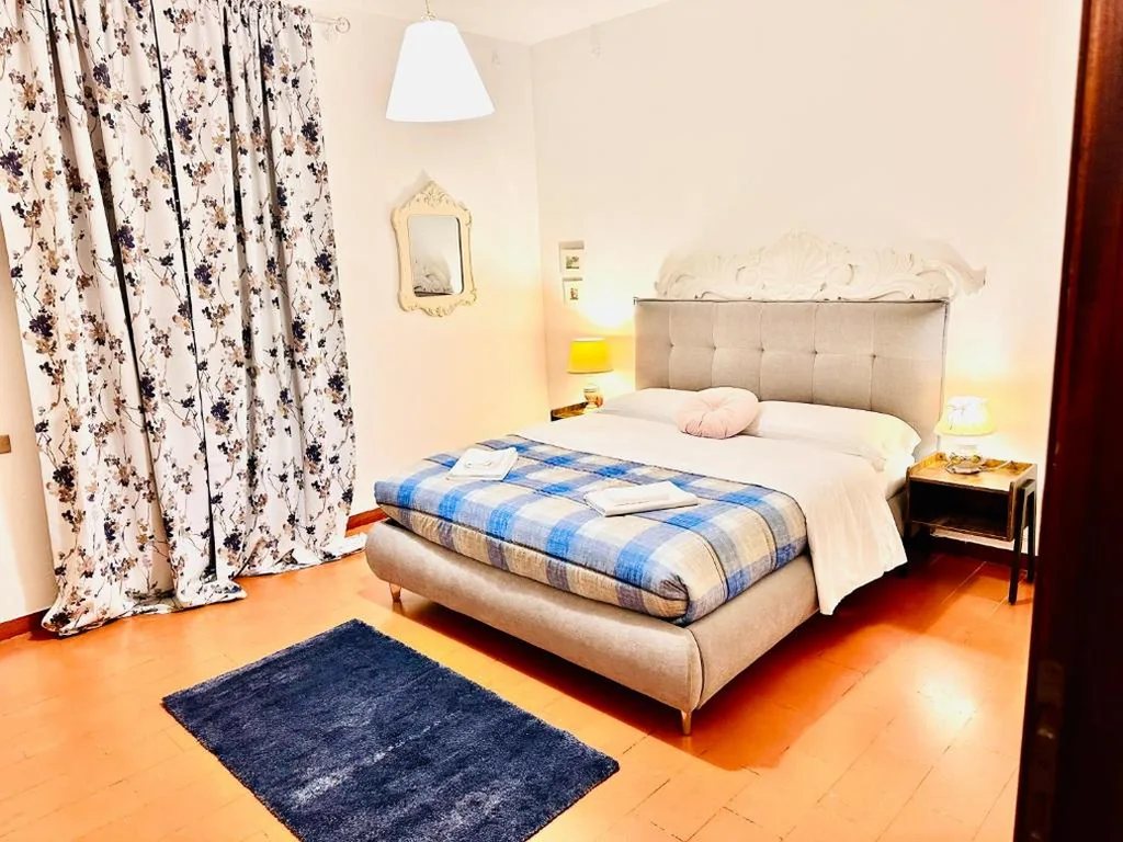 Comfort Double Room with Private Bathroom and Balcony — Cisanello Guest House