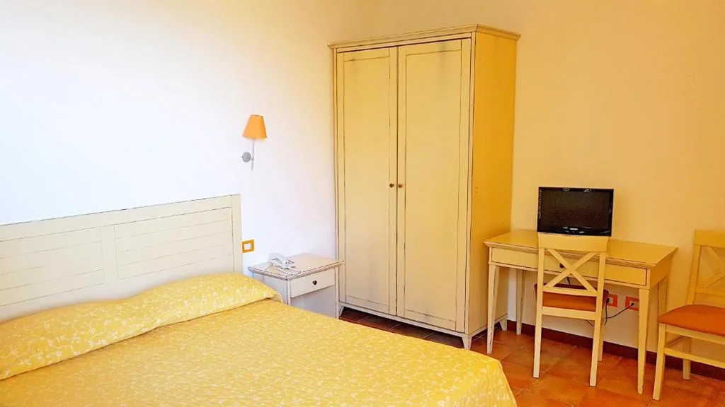 Deluxe Double Room with Sea  Front View — Hotel Villa Tramonto direttamente sul mare