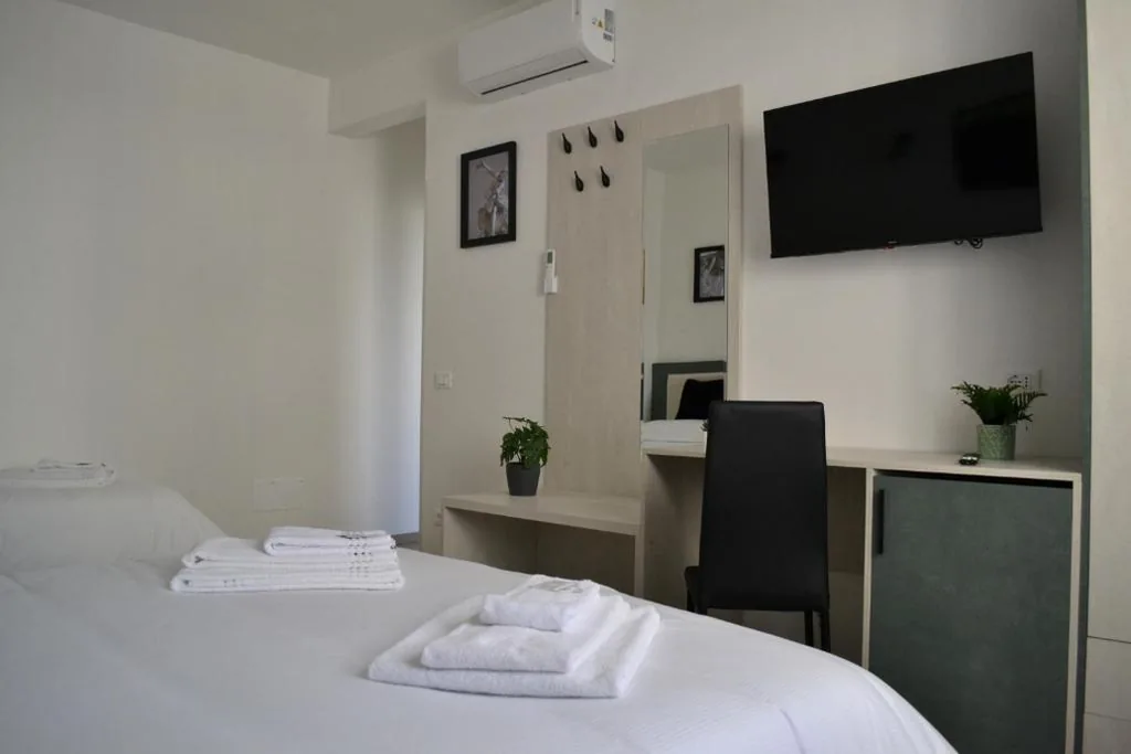 Dion Guest House