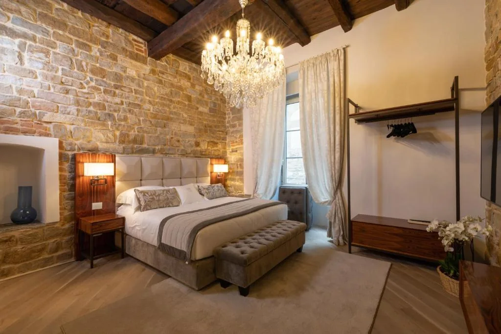 Donatello - Suite with Partial Duomo View — Donati Luxury Tower Suites