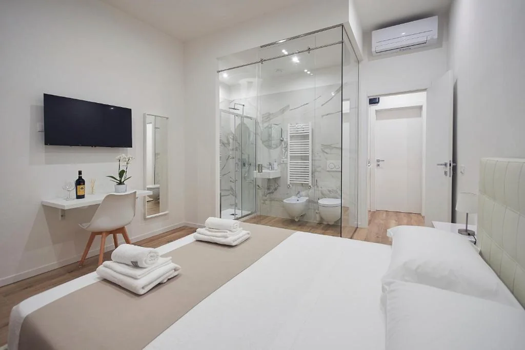 Double Room with En-suite Bathroom — Sweet Florence