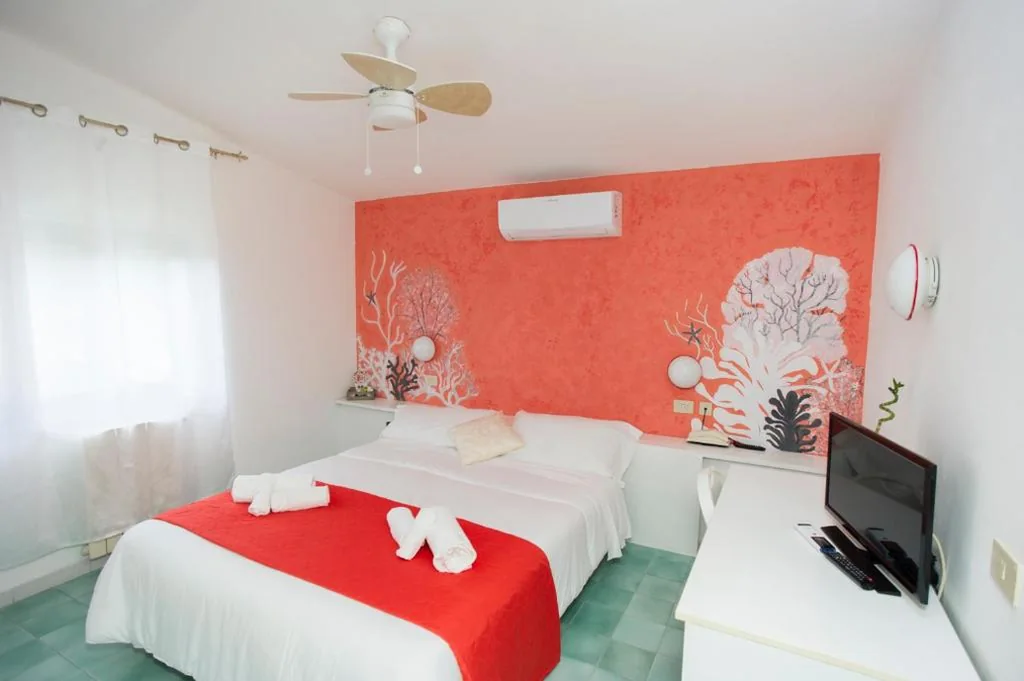 Two Connecting Double Rooms with Balcony — Hotel Punto Verde