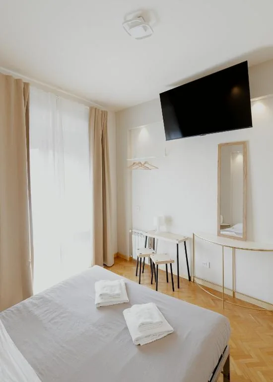 Duomo – Camere matrimoniali con bagno privato — foto 7