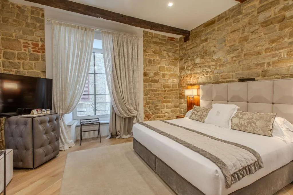 Gemma Donati - King Deluxe Studio — Donati Luxury Tower Suites