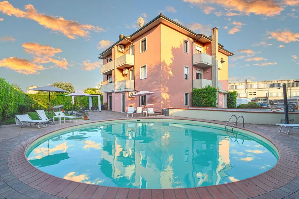Giada Palace – Rooms & Pool