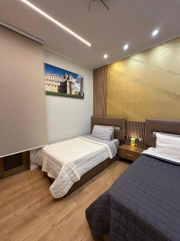Golden House — foto 7