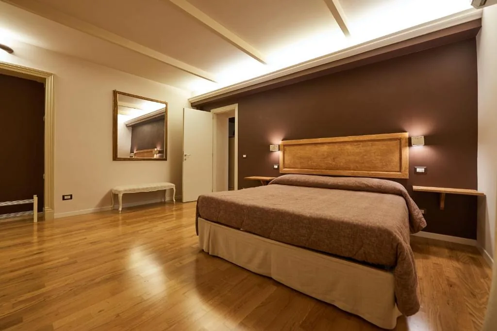 Large One-Bedroom Apartment — B&B Le Stanze del Duomo