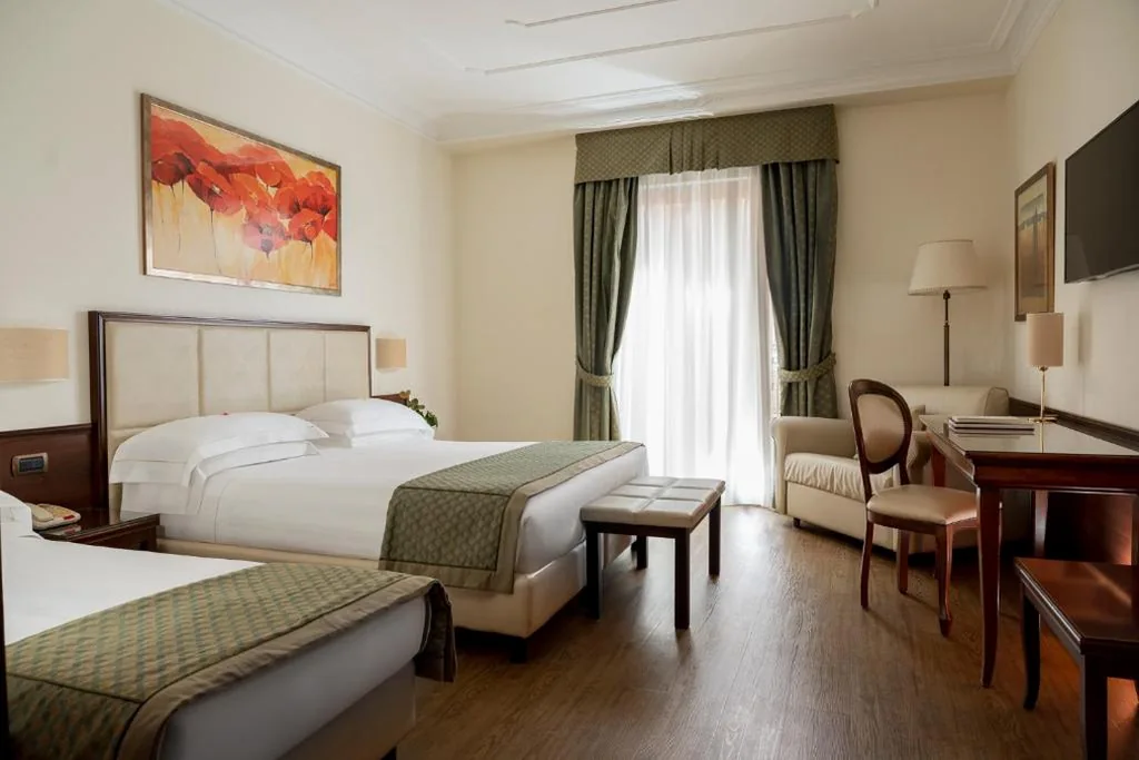 Hotel Athena