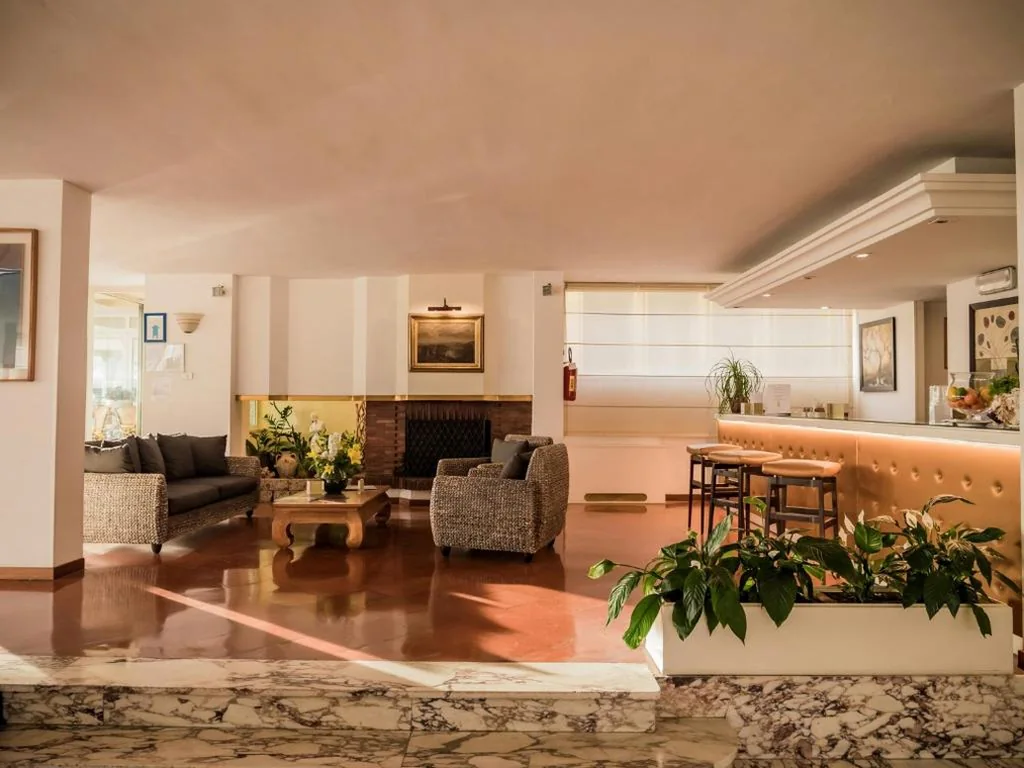 Hotel Sina Astor — foto 4