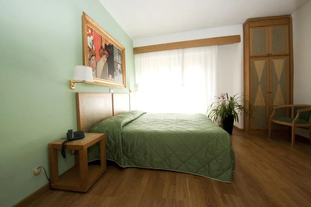 Hotel Touring — foto 8