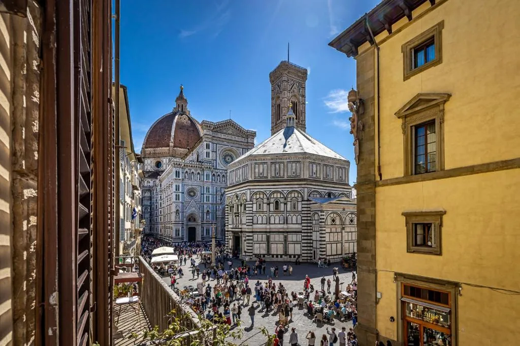 Junior Suite with Balcony — B&B Cerretani Palace