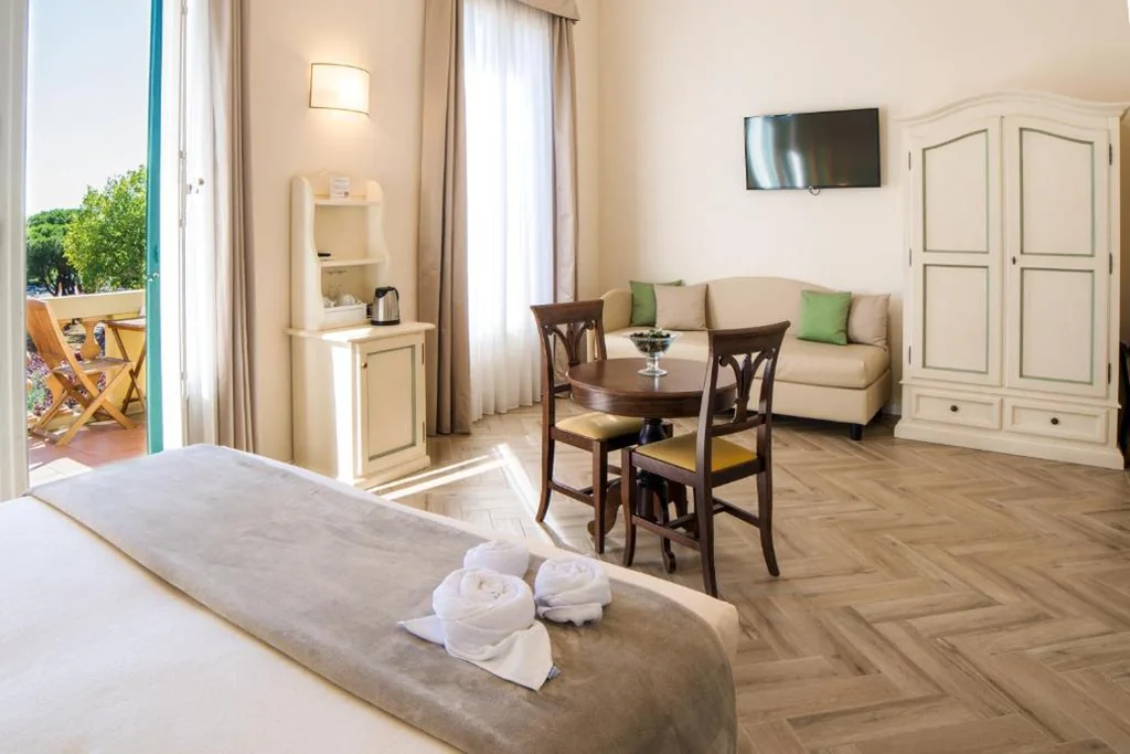 Junior Suite with Balcony — Dimora Salviati