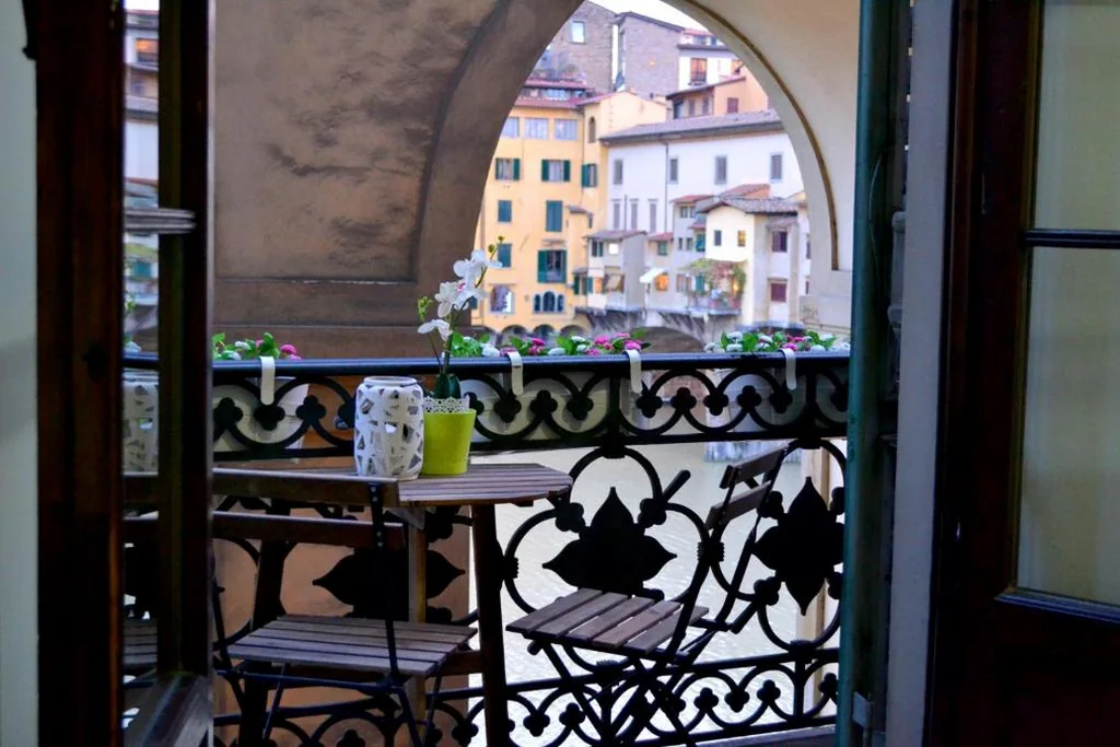 Junior Suite con Balcone e Vista Fiume — Pontevecchio Relais