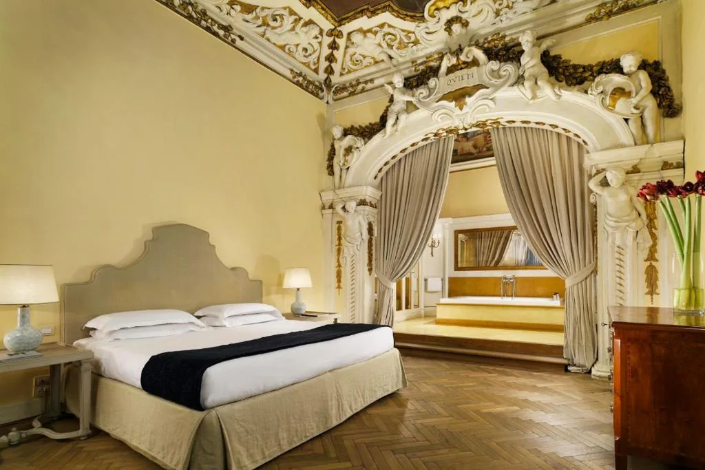Junior Suite with Spa Bath — Al Palazzo del Marchese di Camugliano Residenza d’Epoca