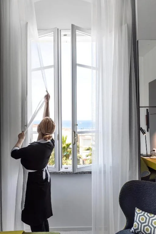 Junior Suite with Sea View — Hotel Plaza e de Russie – Relais & Châteaux
