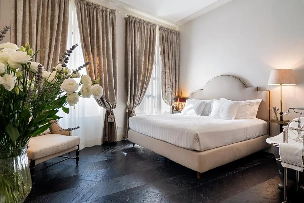 Junior Suite — Corte Calzaiuoli Elegant Suites