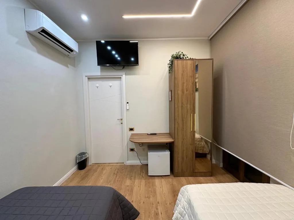 Junior Suite Deluxe — Golden House
