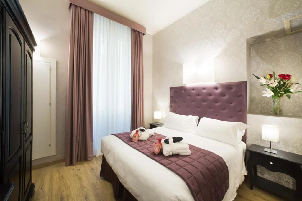 Deluxe Junior Suite — Hotel Montreal