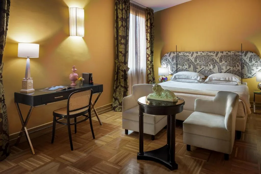 Junior Suite Deluxe — Hotel Number Nine