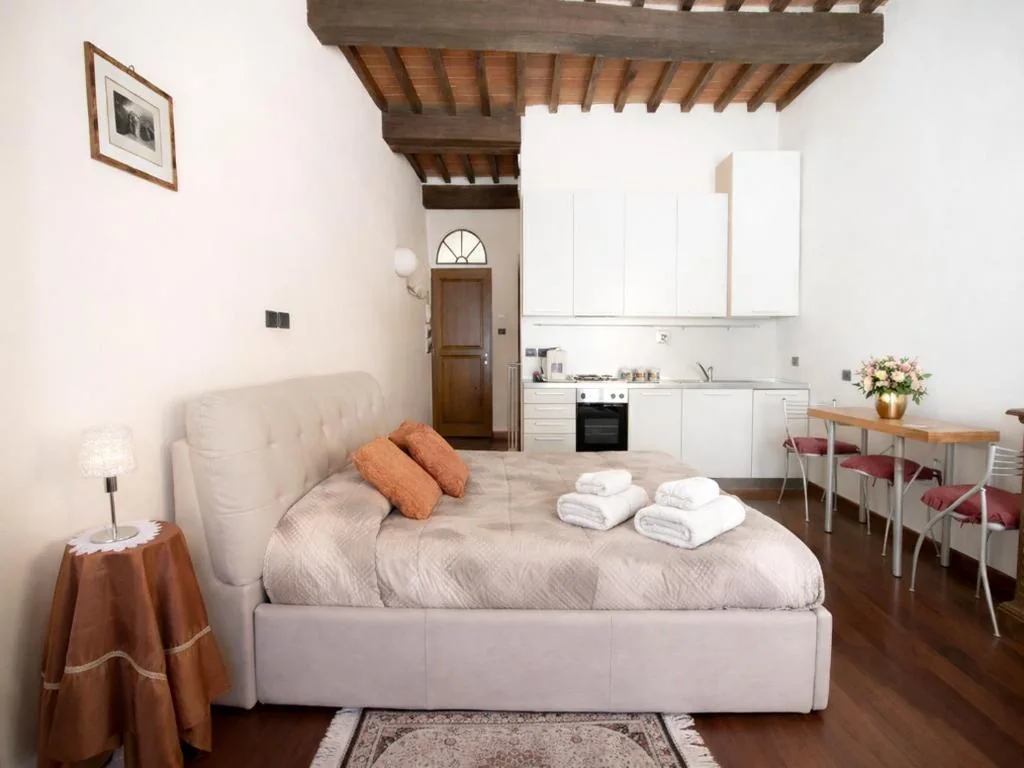 Junior Suite Deluxe — La Corte Del Re Suite & Rooms Arezzo