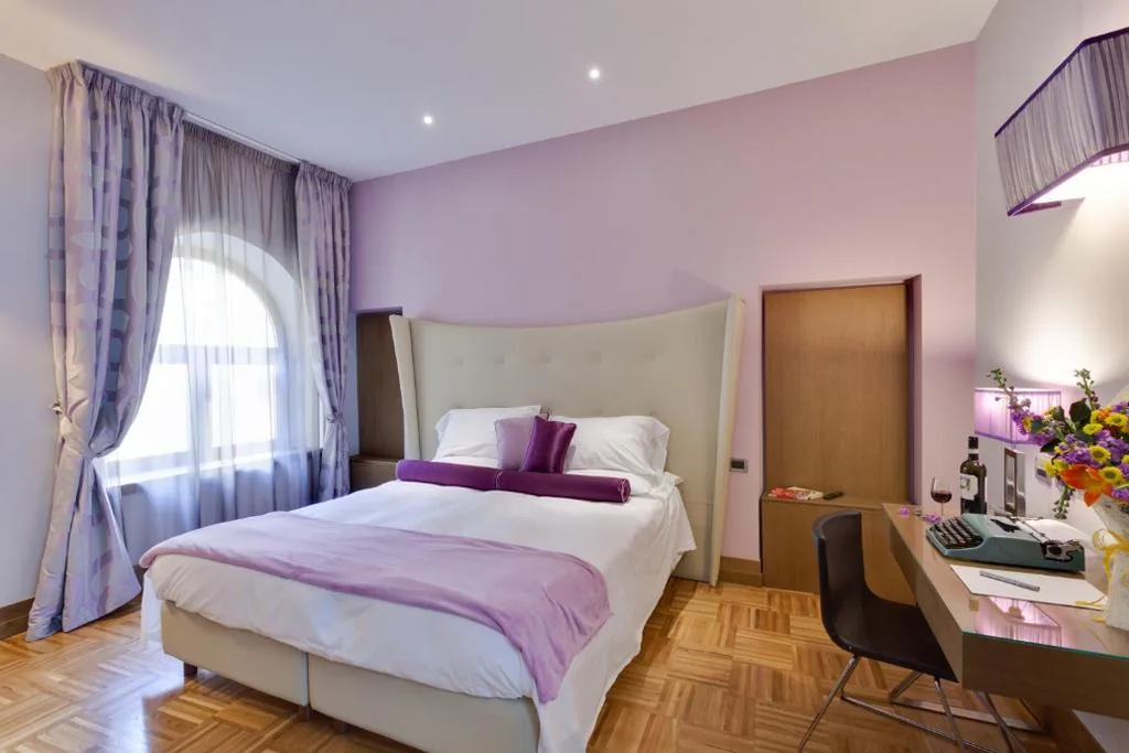 Deluxe Junior Suite — Solo Experience Hotel
