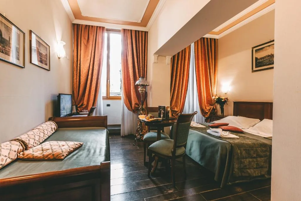 Junior Suite — Domus Florentiae Hotel