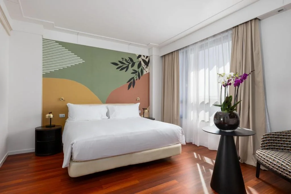 Junior Suite — DoubleTree by Hilton Florence Metropole