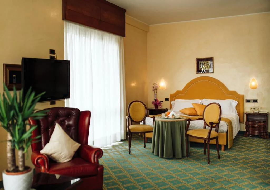 Junior Suite — Grand Hotel Excelsior