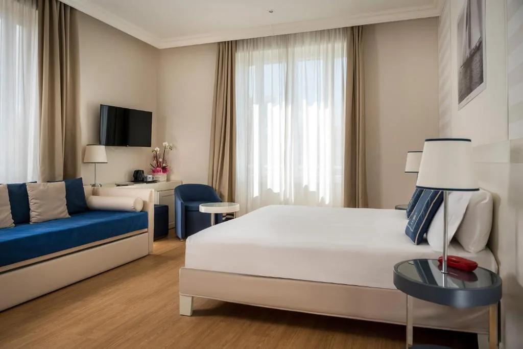 Junior Suite — Grand Hotel & Riviera