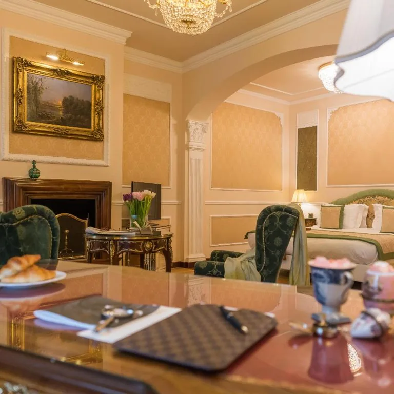 Junior Suite — Hotel Bernini Palace