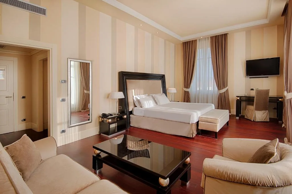 Junior Suite King/Doppia con Letti Singoli con Vista Mare — GH Palazzo Suite & SPA