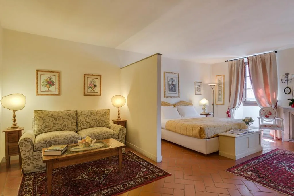 Junior Suite — La Casa Del Garbo – Luxury Rooms & Suite