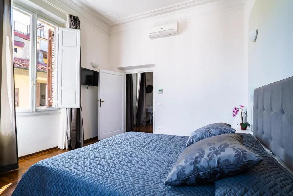 Junior Suite — Live Florence Guest House