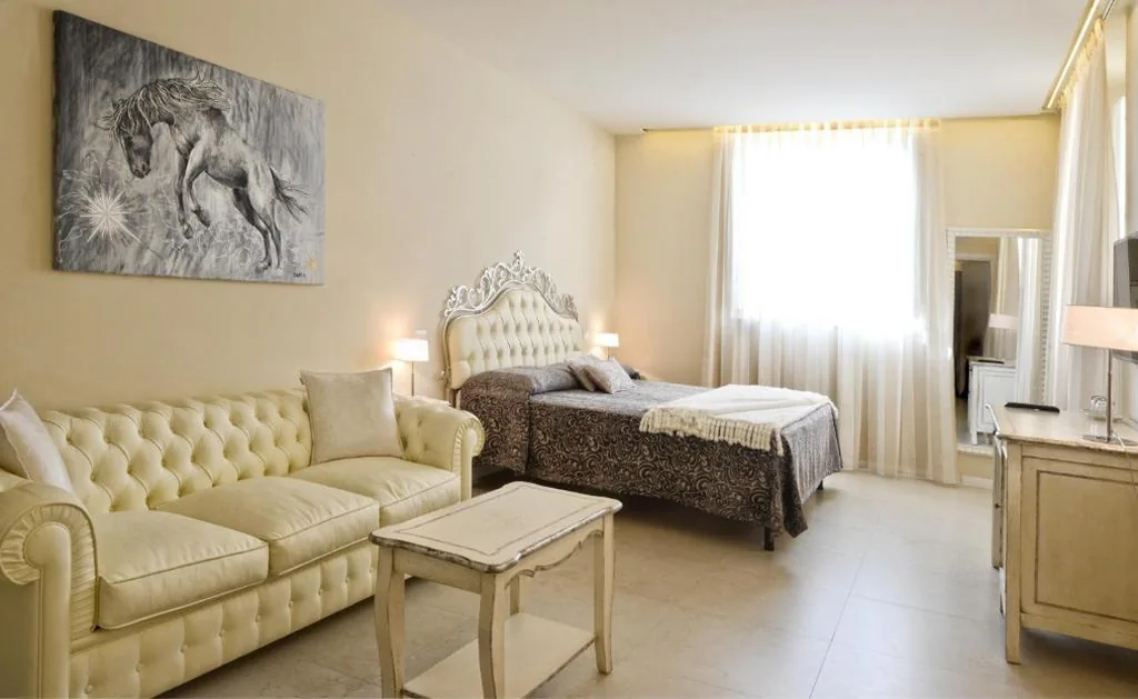 Junior Suite — Villa del Sole Siena