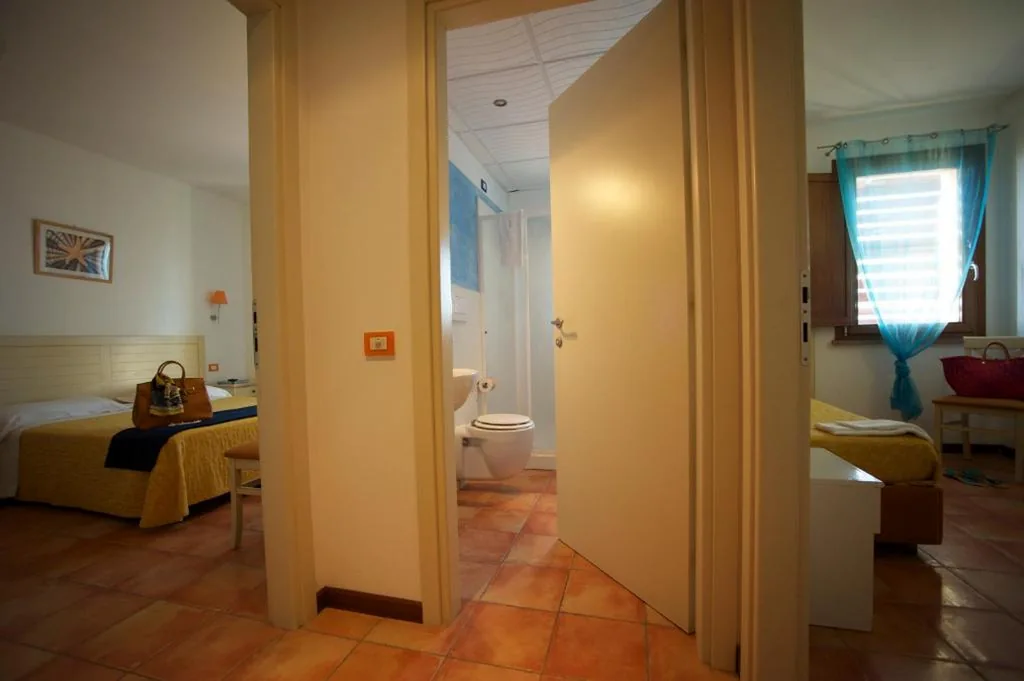 Junior Suite with Sea Front View — Hotel Villa Tramonto direttamente sul mare