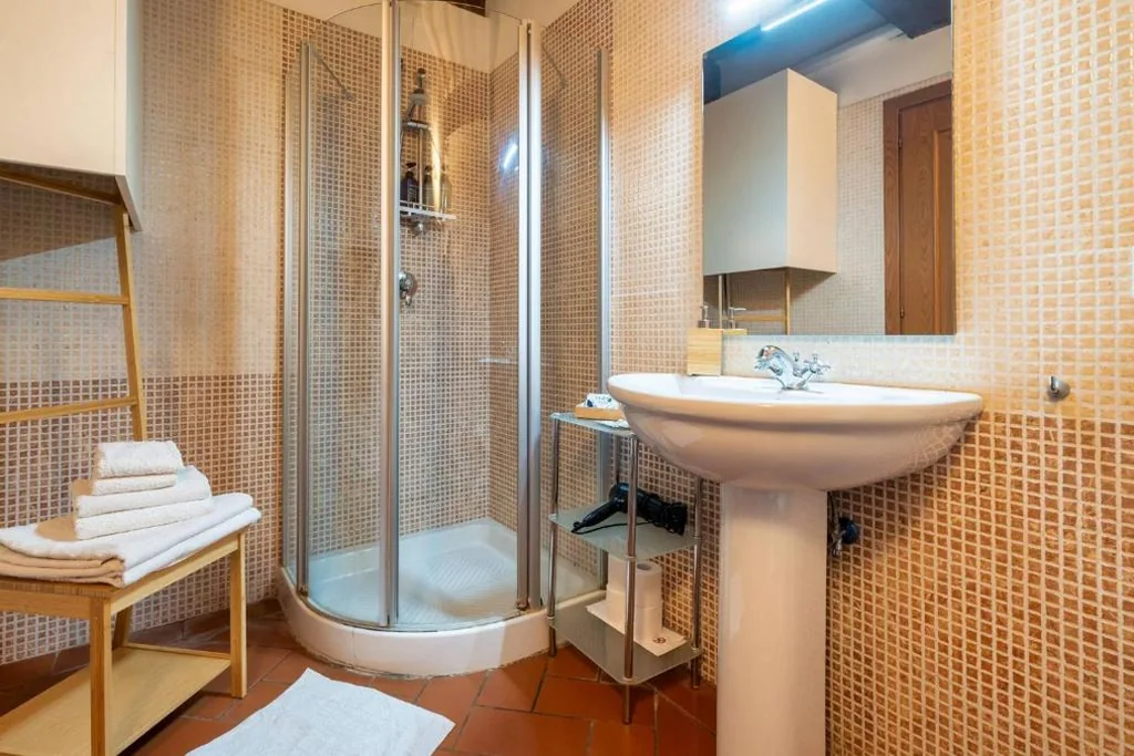 La Dimora nell’Anfiteatro Superior room and apartment Self check in Elevator Air Conditioning — foto 5