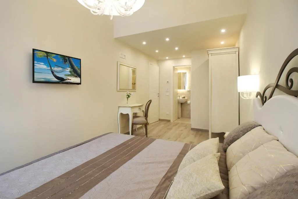 LUCCA IN CHIC – No Ztl, Free Parking, Priv Bath, Old City 550m — foto 7
